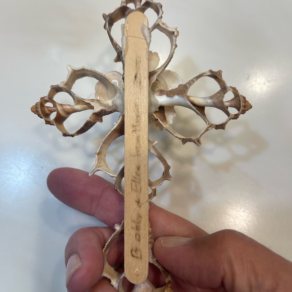 Handmade SEASHELL CROSS. - Picture 4 of 5